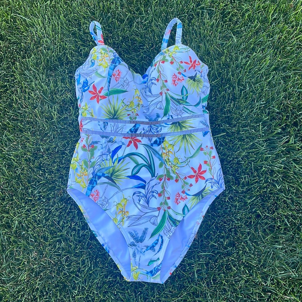 EUC Figleaves one piece floral swimsuit.